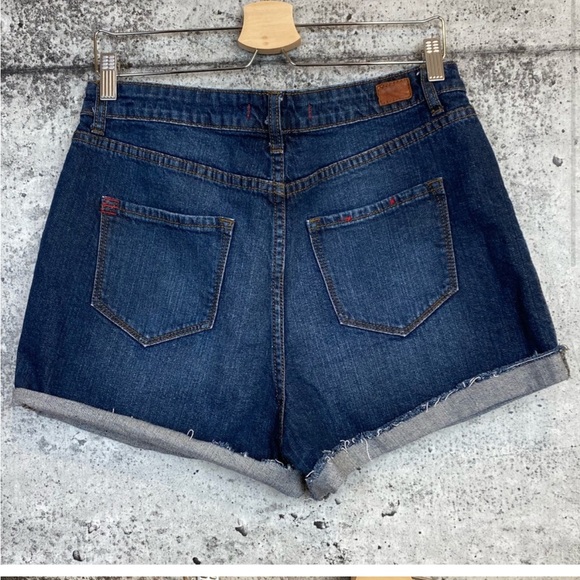 Urban Outfitters | BDG | Hi-Rise Denim Shorts - Picture 2 of 3